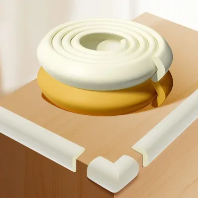 Bande de protection souple en L pour coins