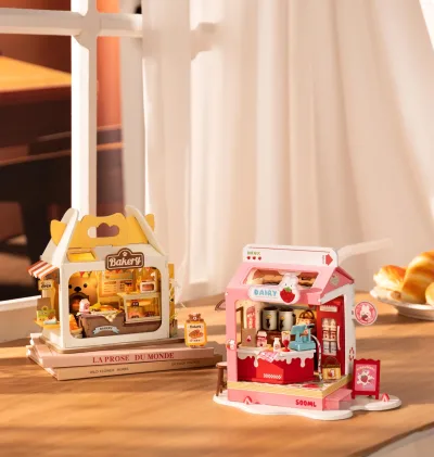 Maisonnette miniature jaune en bois à monter